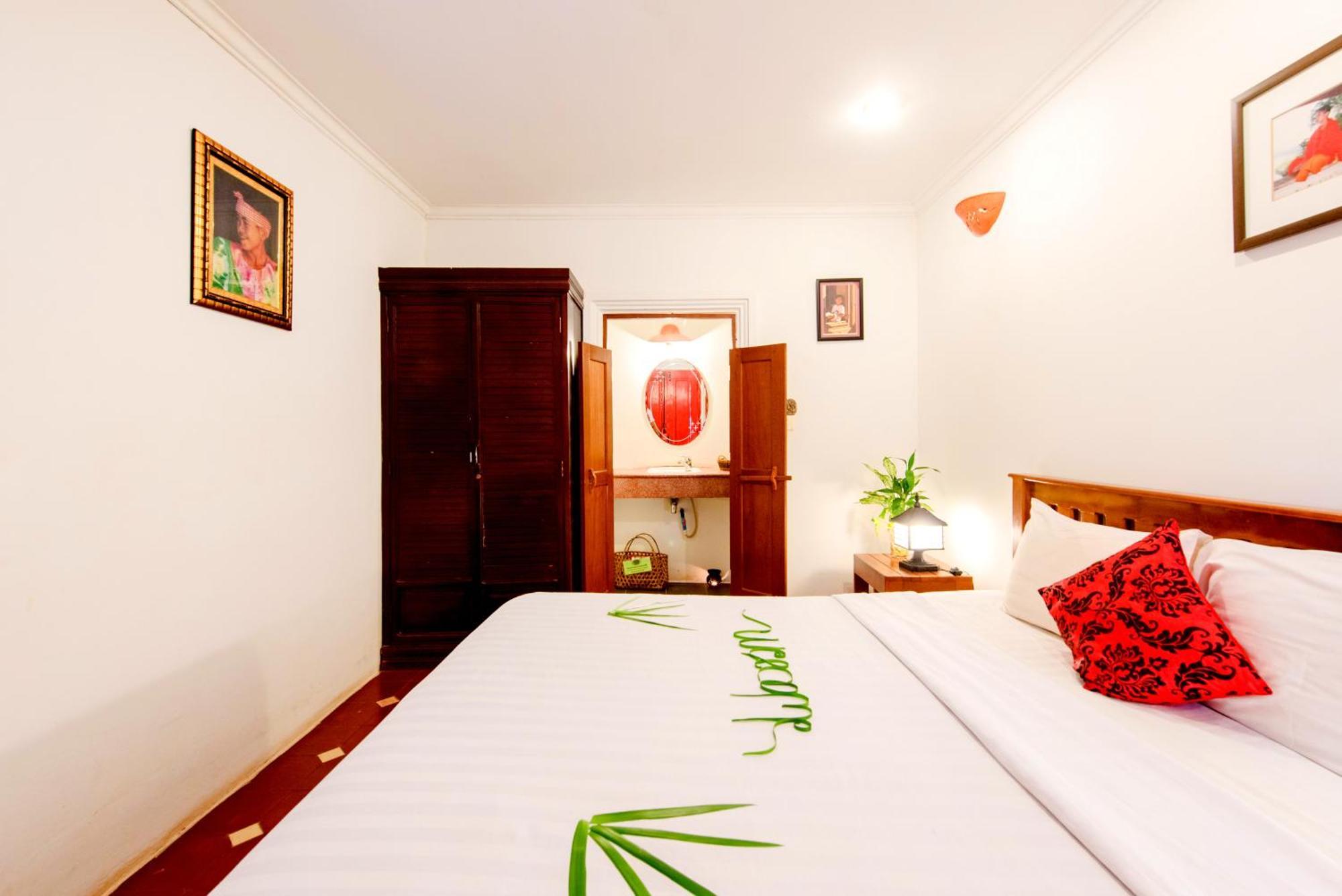 Hotel Golden Banana 3*