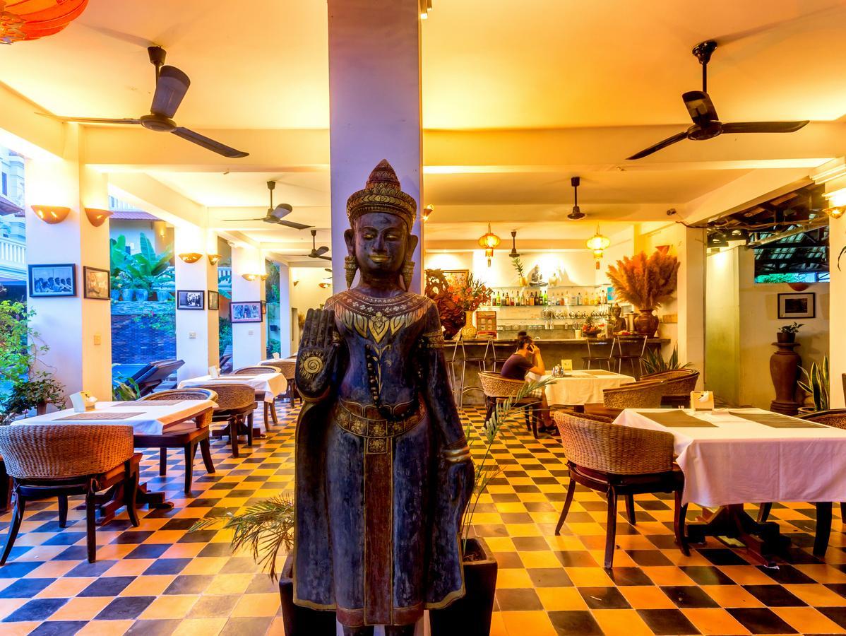 Golden Banana Hotel 3*