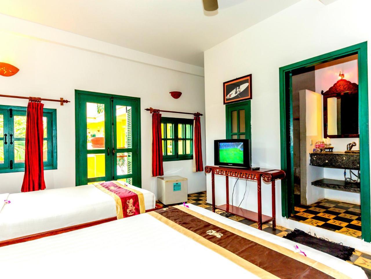 Hotel Golden Banana