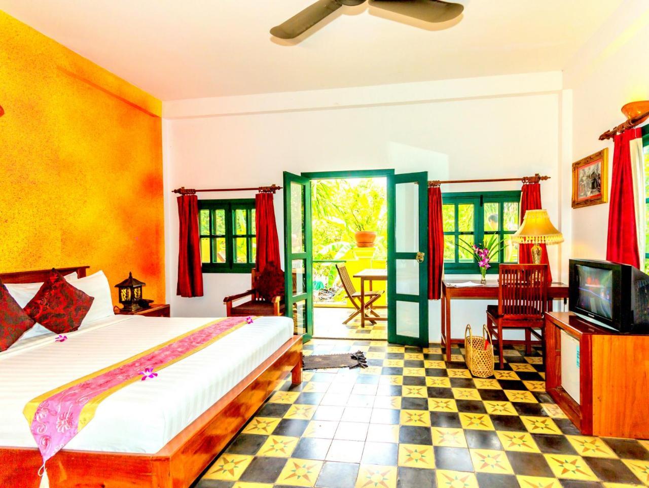 Hotel Golden Banana 3*
