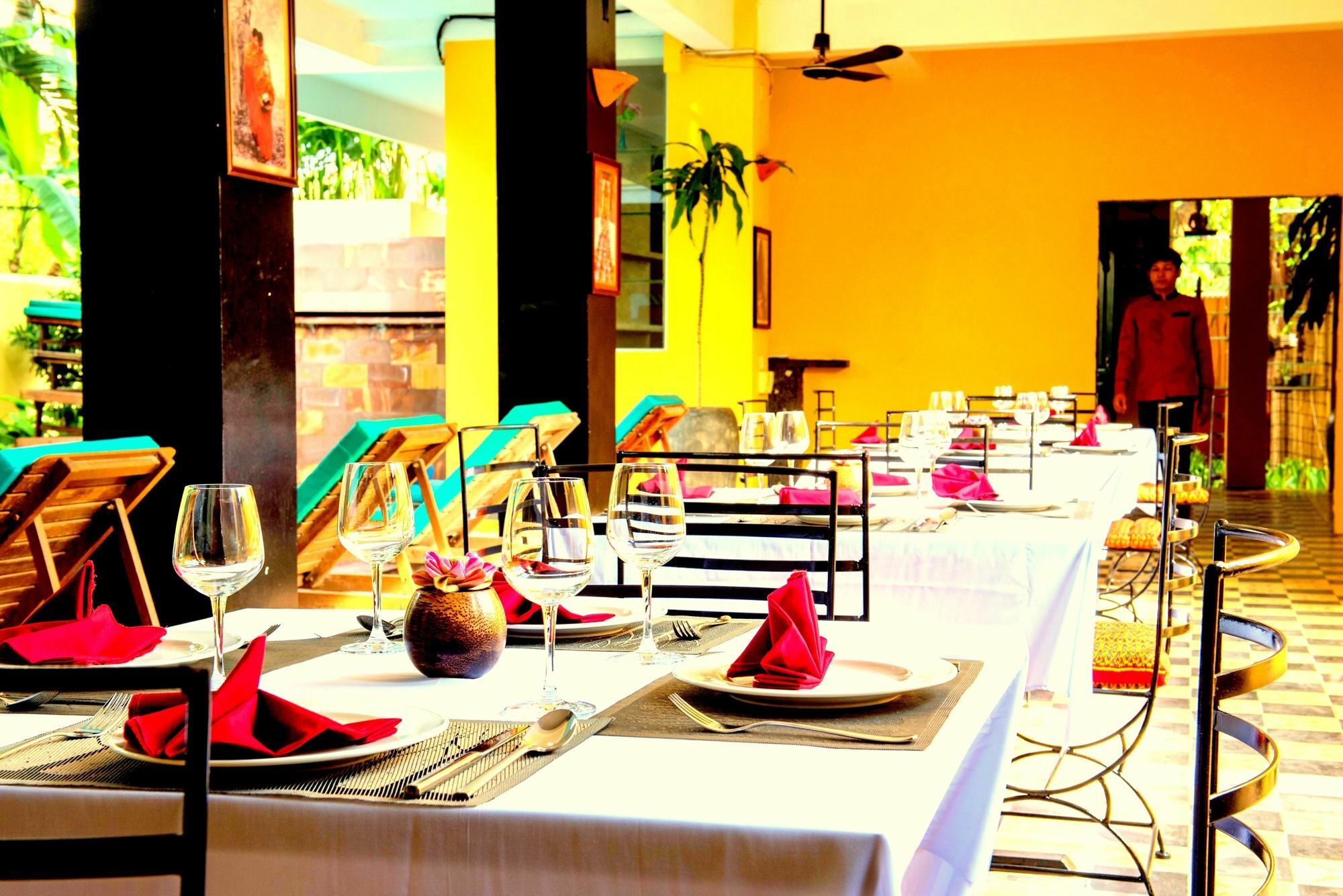 Golden Banana Hotel 3*
